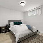 Beautiful 1 Bedroom Apartment - Private Entrance