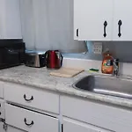 Avenir Centre Suite - Large Garden 4-Week Stay At 2-Week Price