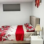 Live-More Cozy Newly Built One-Bedroom Apartment