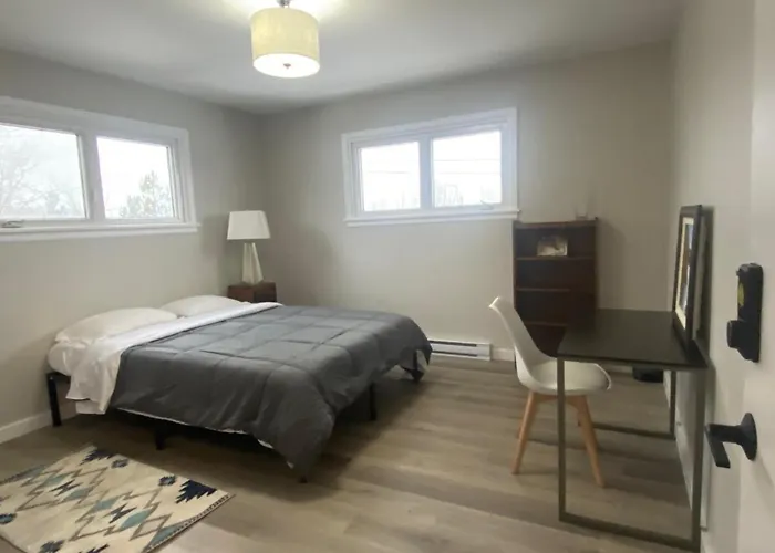 Private Room Lakeview House- Westmount