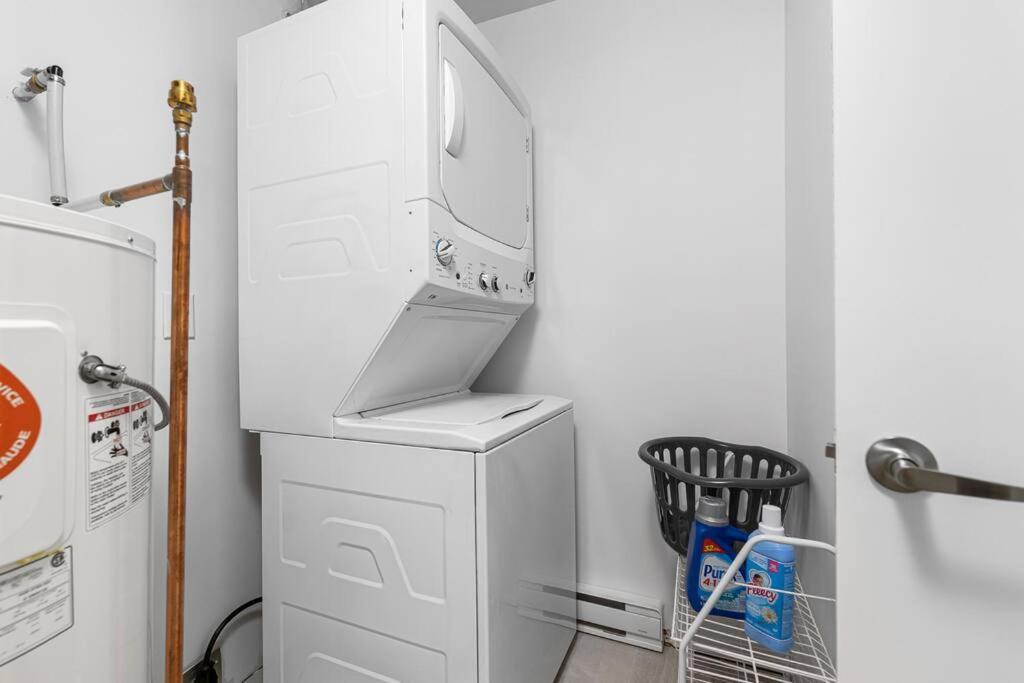 Apartment Beautiful 1 Bedroom - Private Entrance Moncton