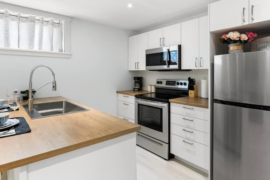 Beautiful 1 Bedroom - Private Entrance Apartment