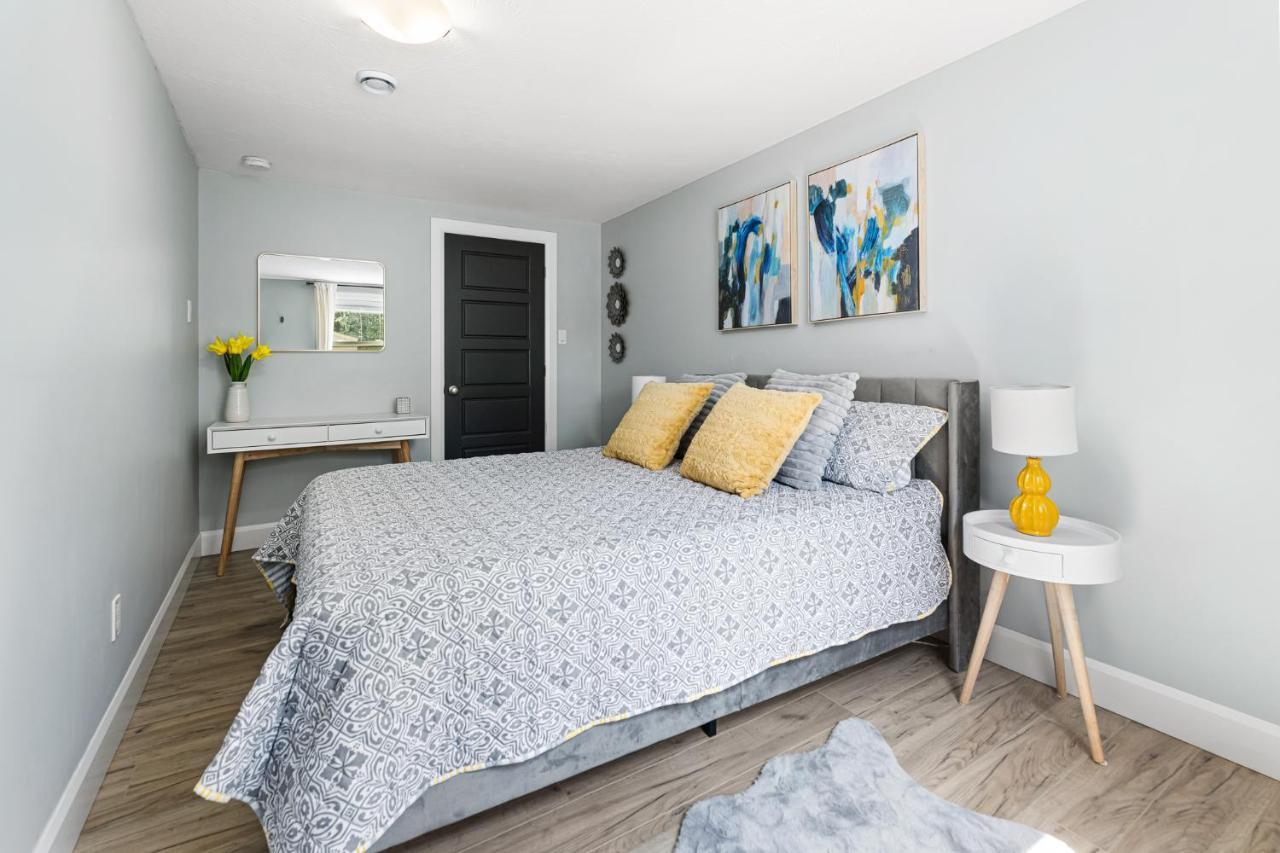 One Bedroom North ! Apartment