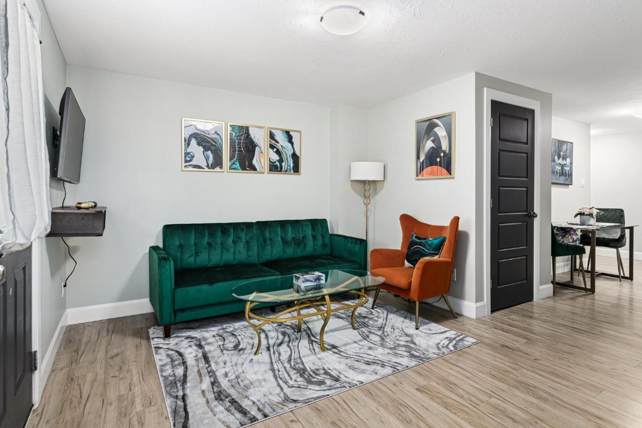 Apartment One Bedroom North ! *