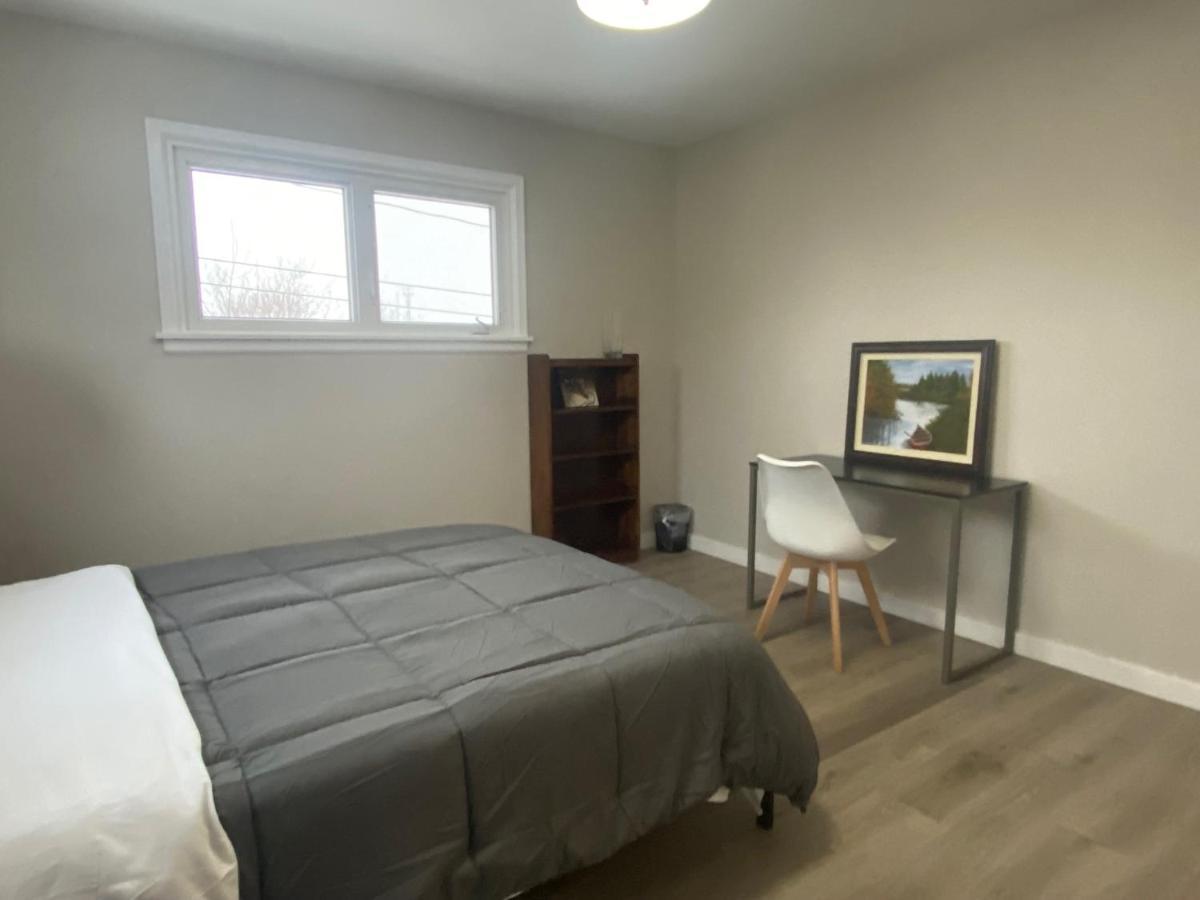 Private Lakeview House- Westmount *