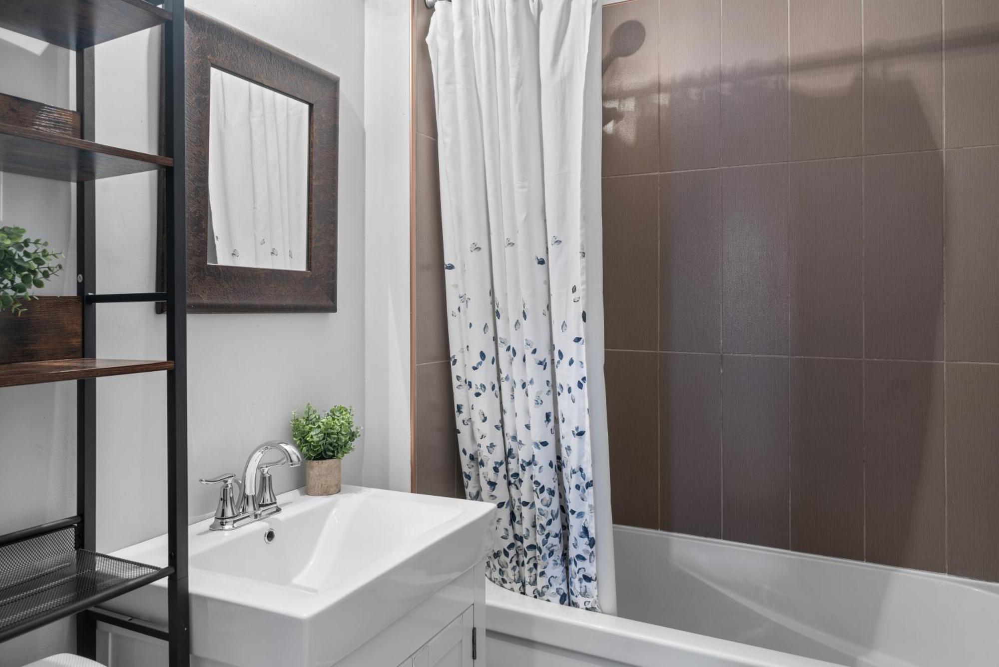 Beautiful Victorian Located Downtown Holiday home *
