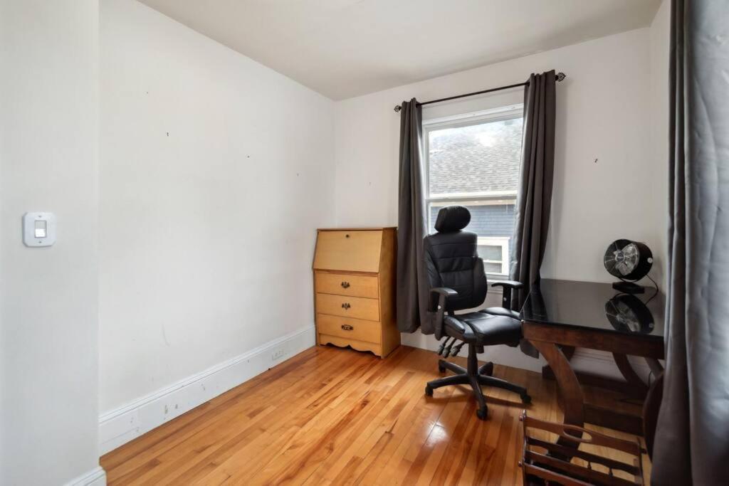 Holiday home Spacious & Cozy In Highfield St Moncton