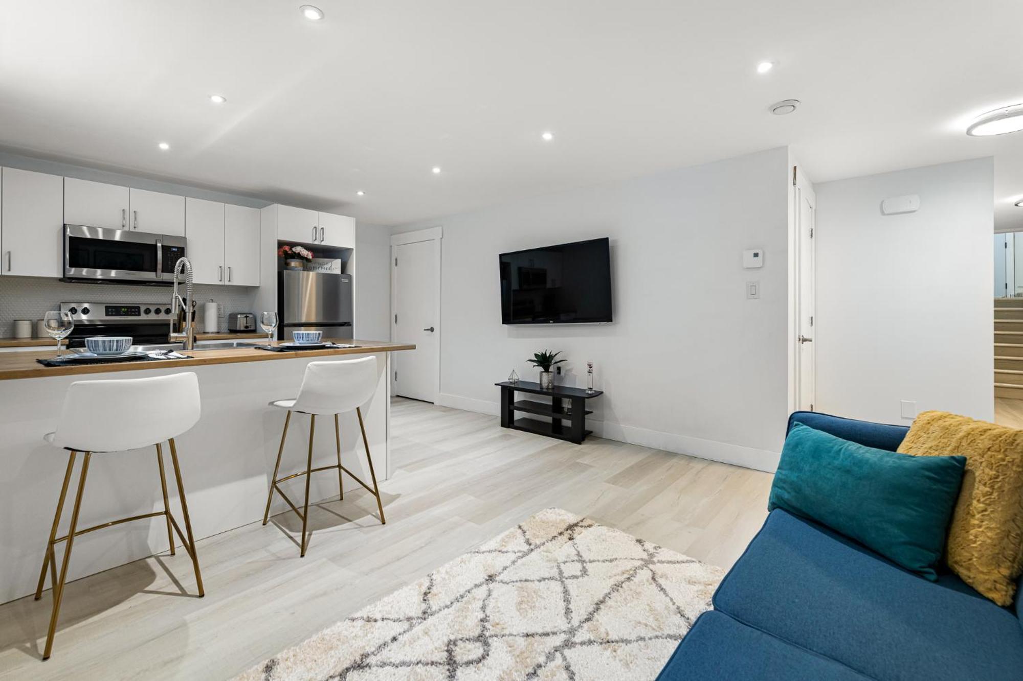 Apartment Beautiful 1 Bedroom - Private Entrance Moncton