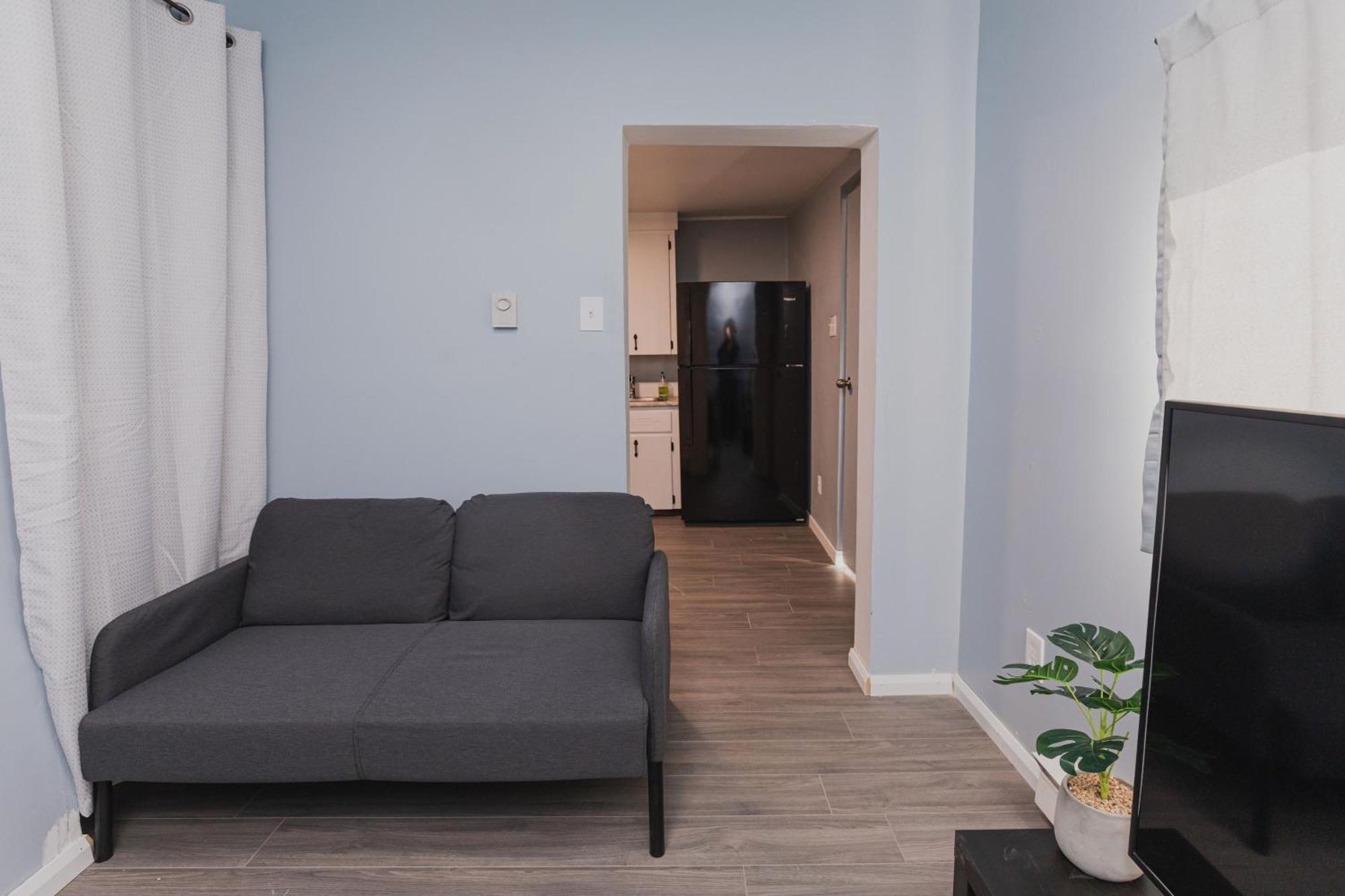 Apartment Avenir Centre - Large Garden 4-week At 2-week Price Moncton