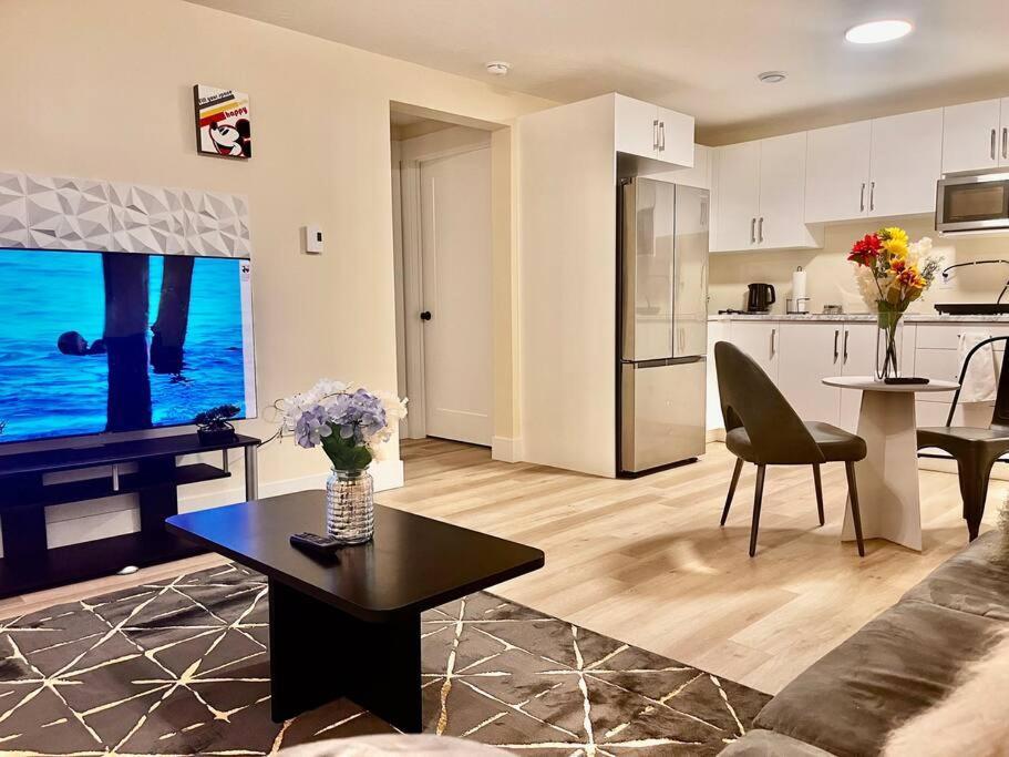 Cozy Private Modern Airport Location * Moncton