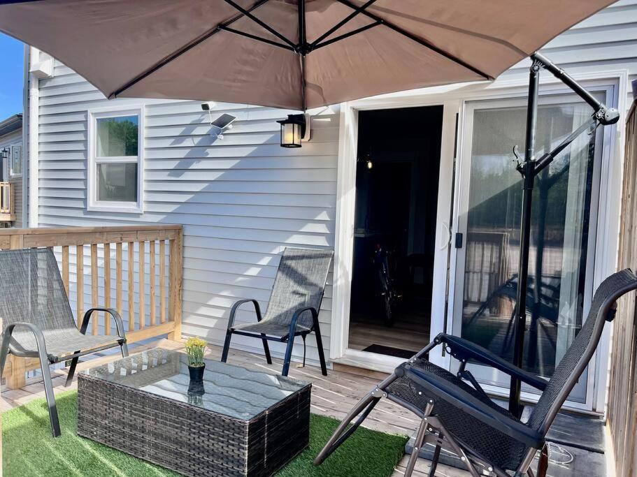 Modern Vac Home, Private Hot Tub, Close To Airport Apartment