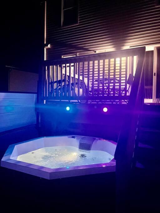 Modern Vac Home, Private Hot Tub, Close To Airport Moncton