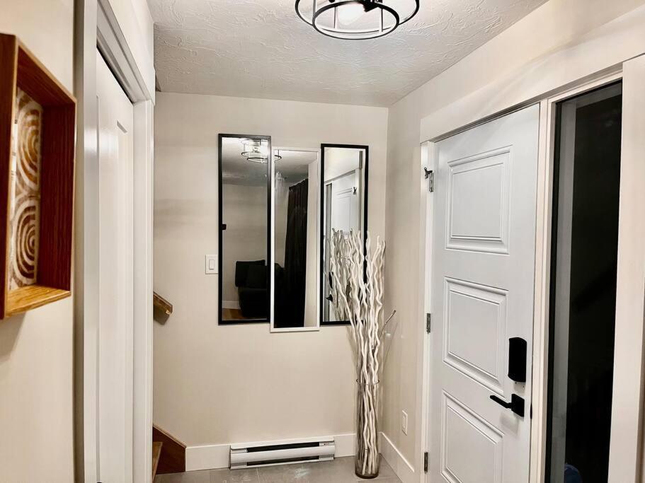 Apartment Modern Vac Home, Private Hot Tub, Close To Airport Moncton