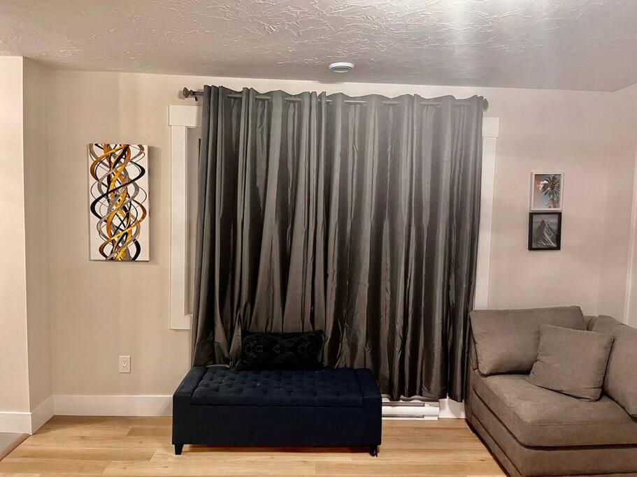 Modern Vac Home, Private Hot Tub, Close To Airport Apartment *
