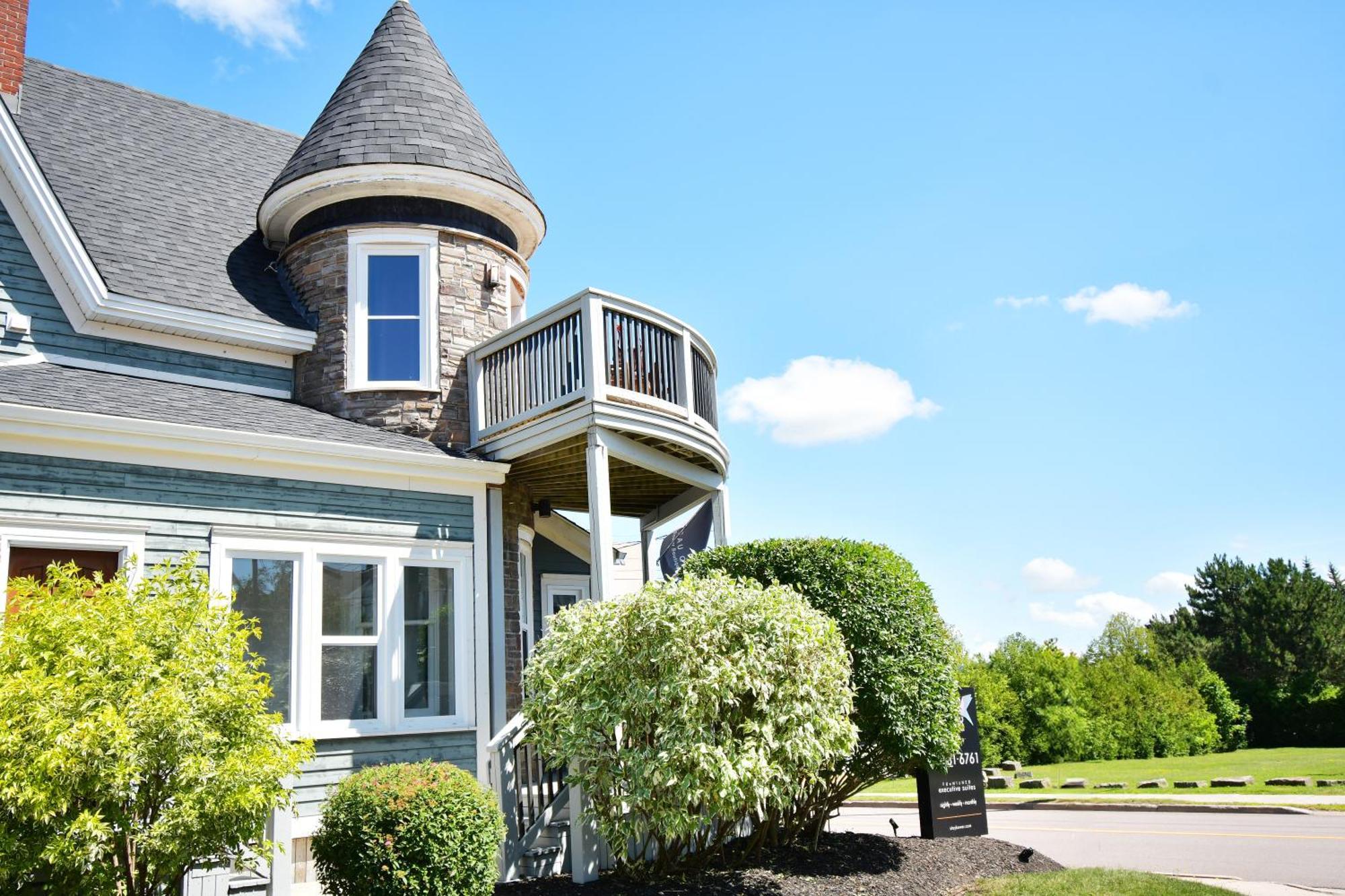 Apartment Chateau Queen By Bower Boutique