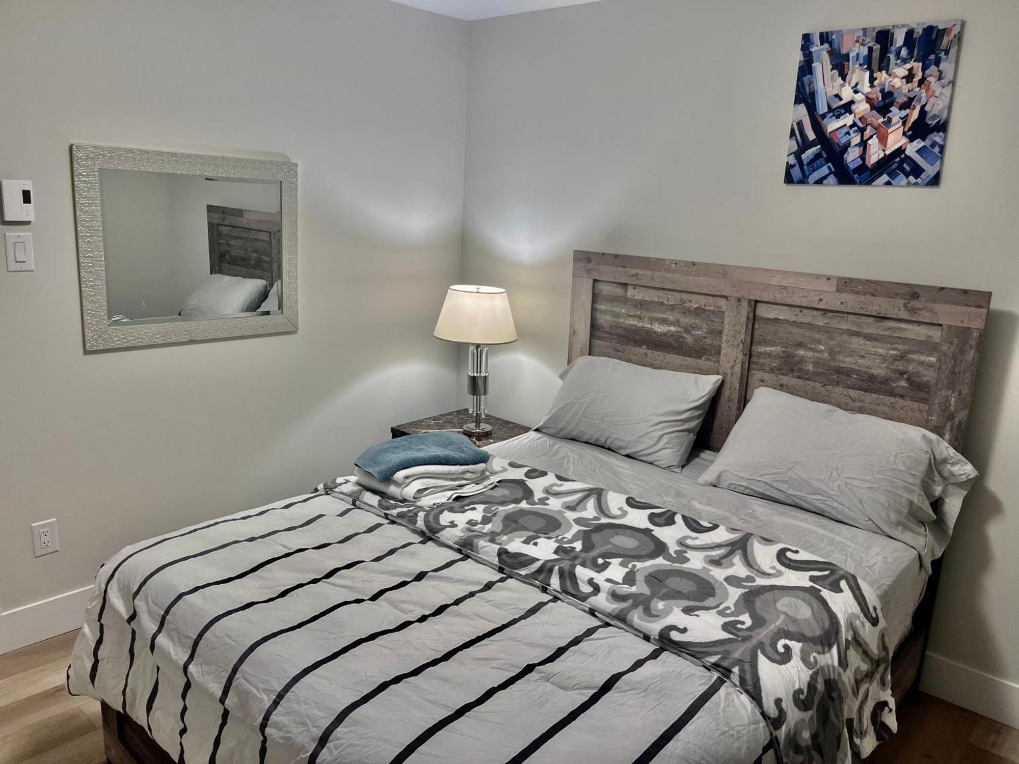 Modern Vac Home, Private Hot Tub, Close To Airport