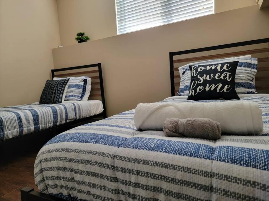 Cozy Basement In The Apartment
