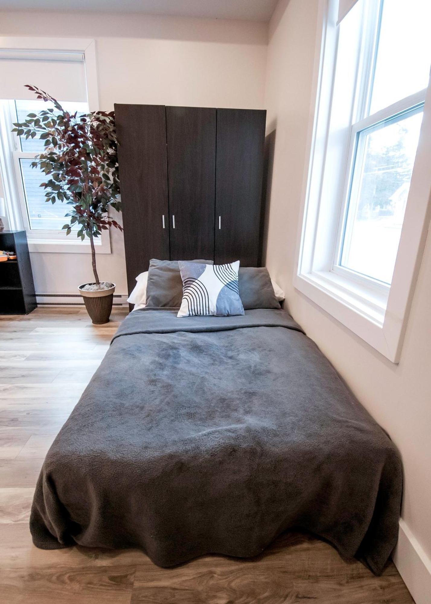 Cozy One Bedroom Apartment- Downtown Apartment Moncton