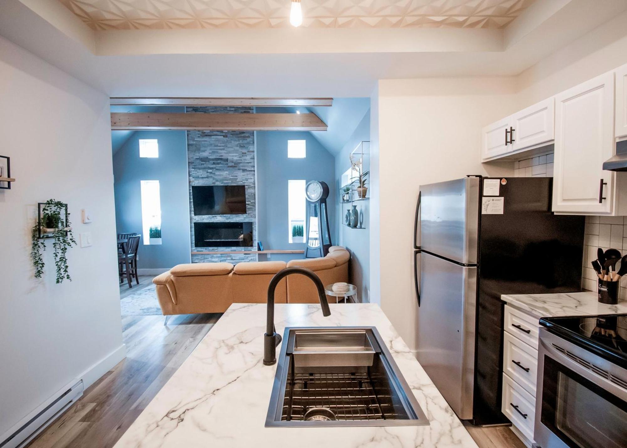 Cozy One Bedroom Apartment- Downtown Apartment *