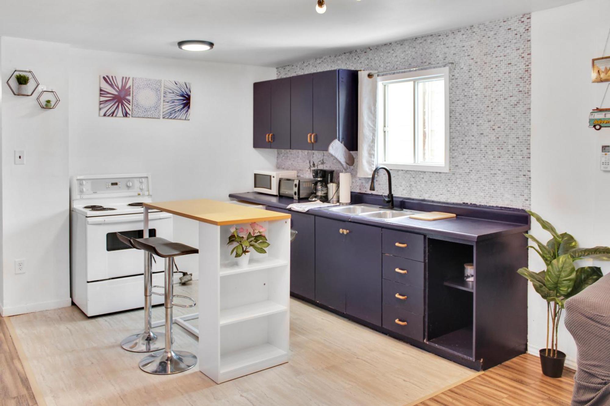 Entire Near Yqm, Nbcc, Champlain Mall And Hospital Apartment Moncton
