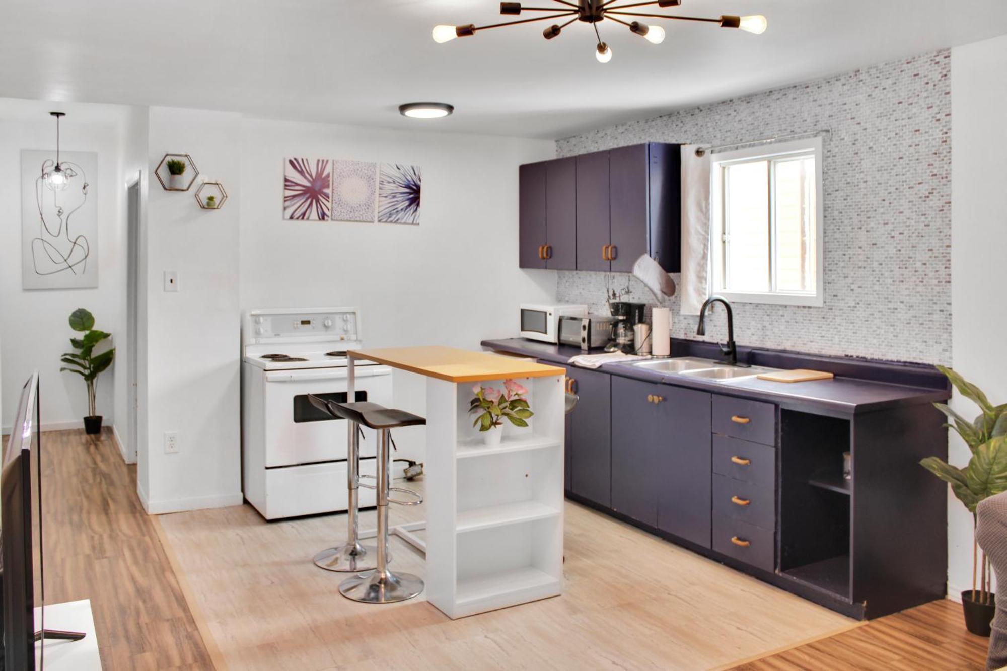 Apartment Entire Near Yqm, Nbcc, Champlain Mall And Hospital