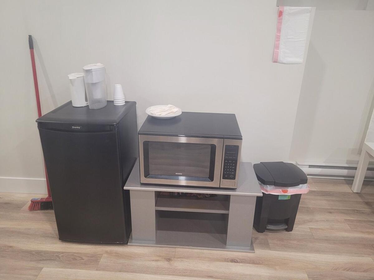Apartment Brand New Entire Basement *