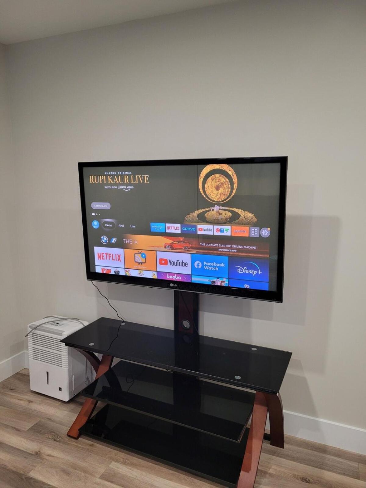 Apartment Brand New Entire Basement *
