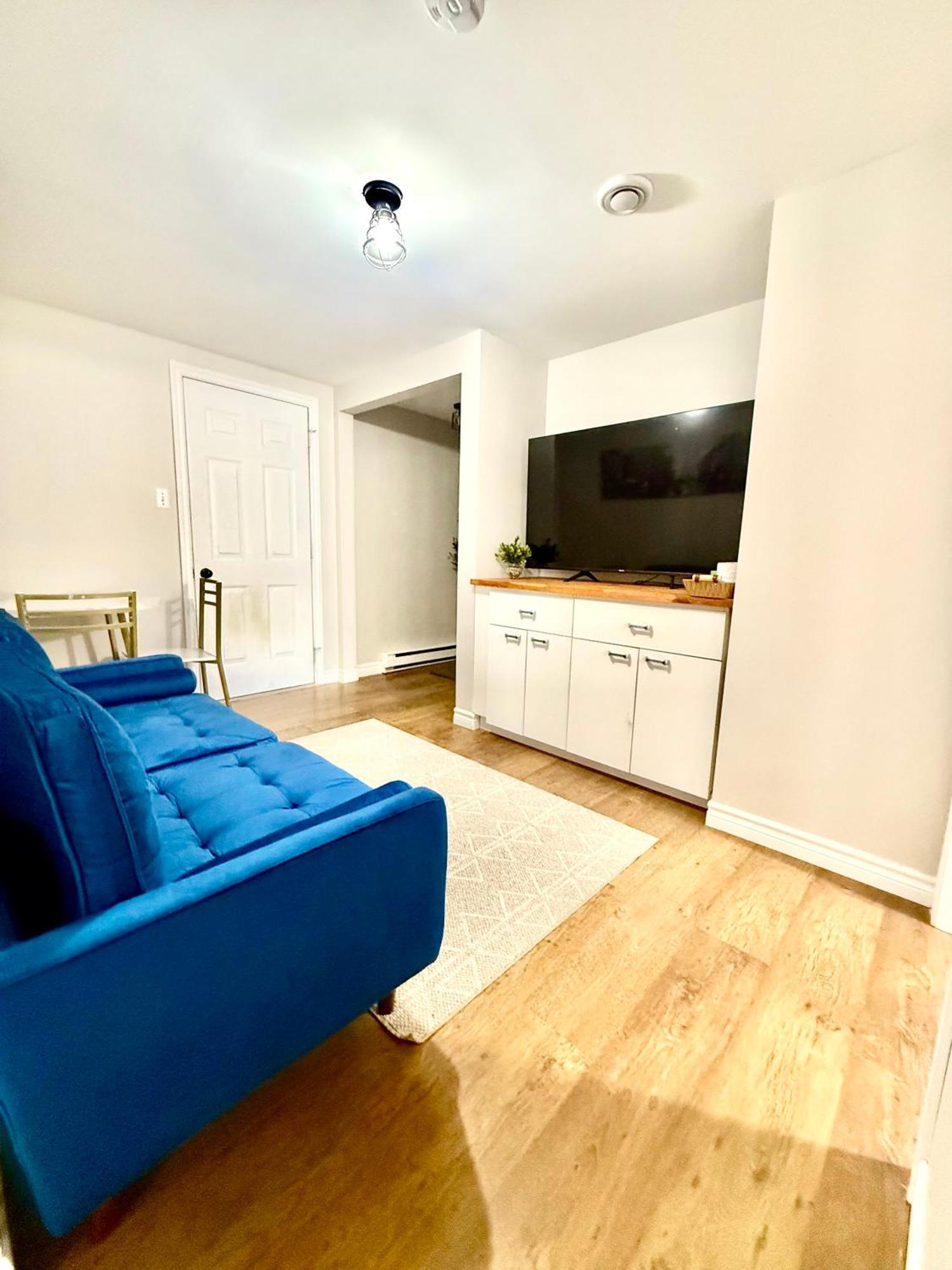 Cozy Comfort In Apartment *