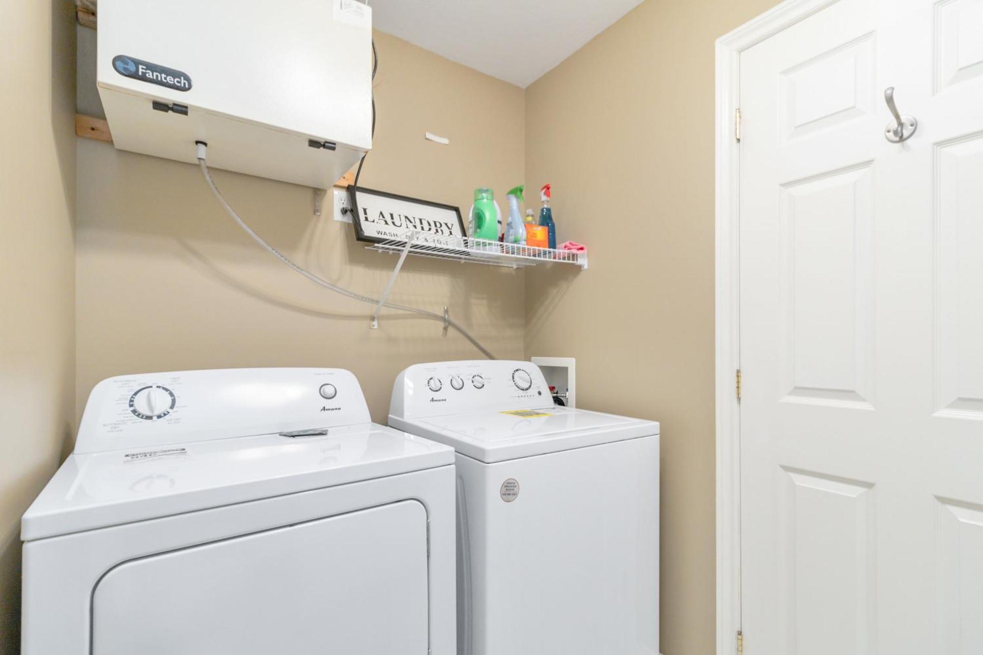 Cozy And Comfortable 2 Bedroom House Moncton