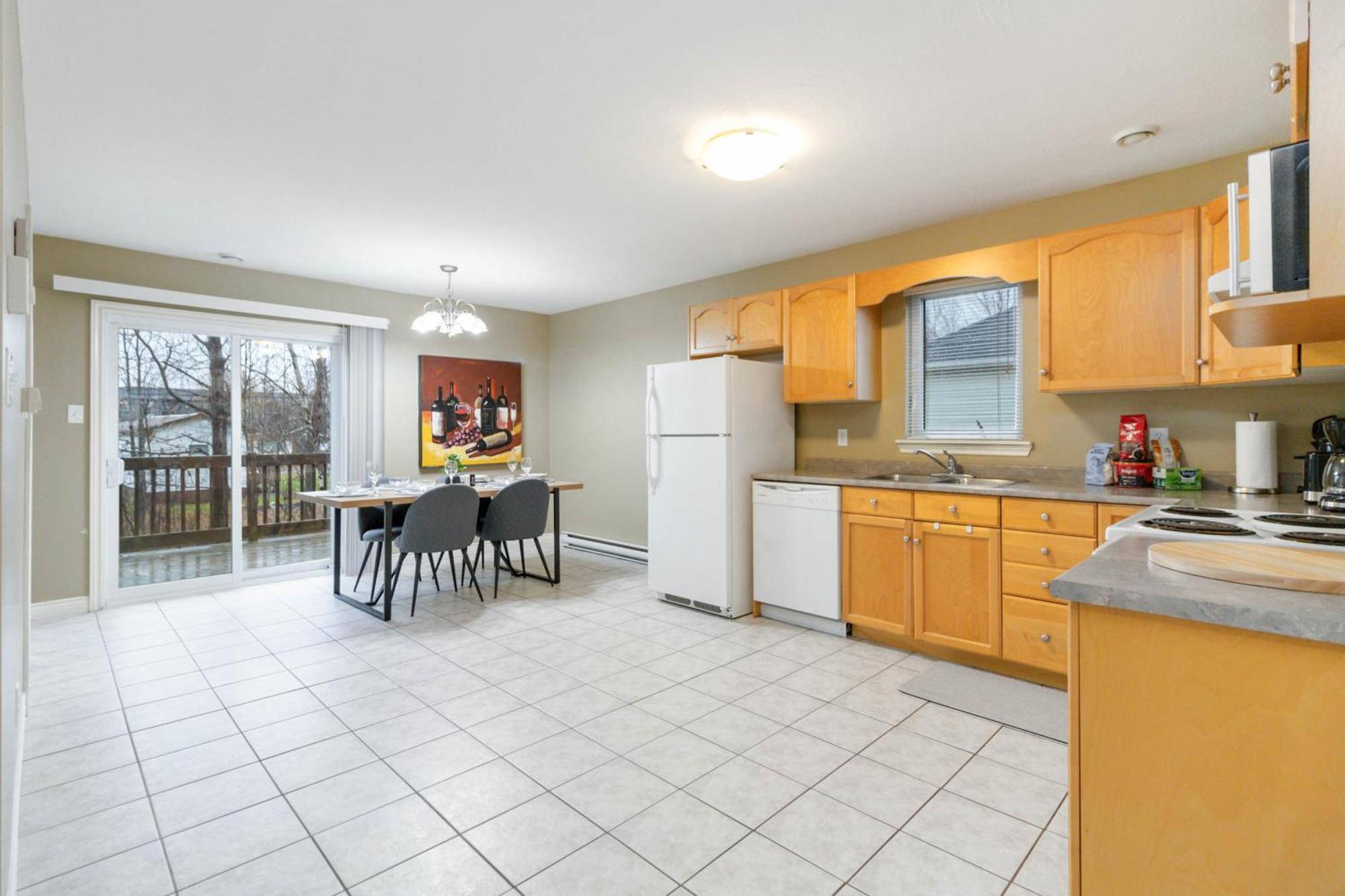 Cozy And Comfortable 2 Bedroom House Holiday home *