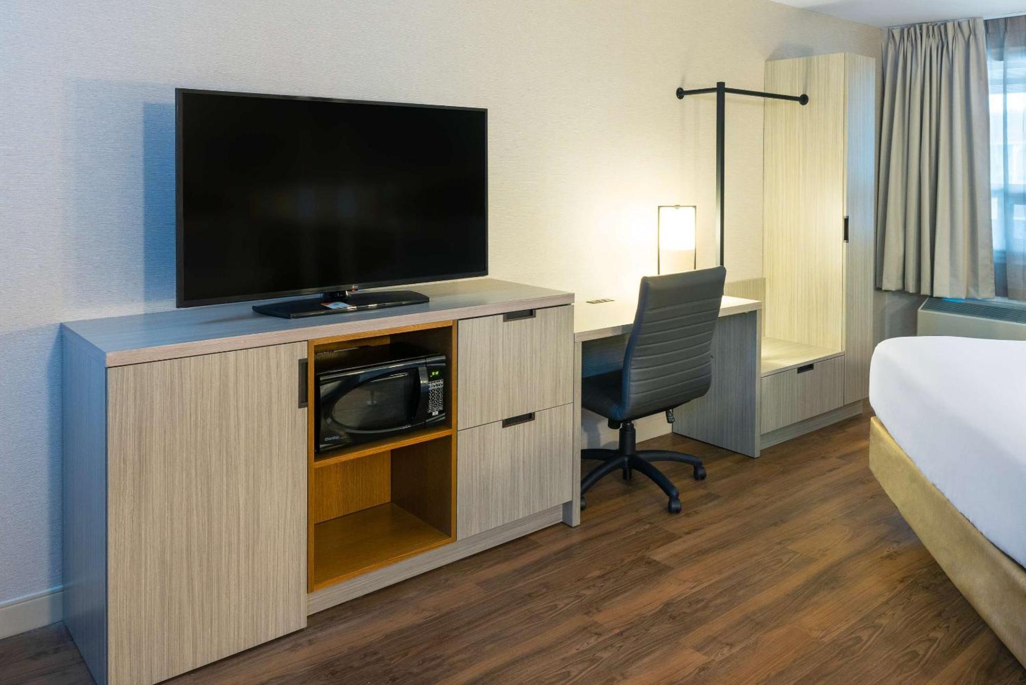 Comfort East Inn
