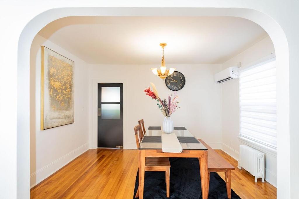Holiday home Modern 5 Bedroom Downtown Heritage *