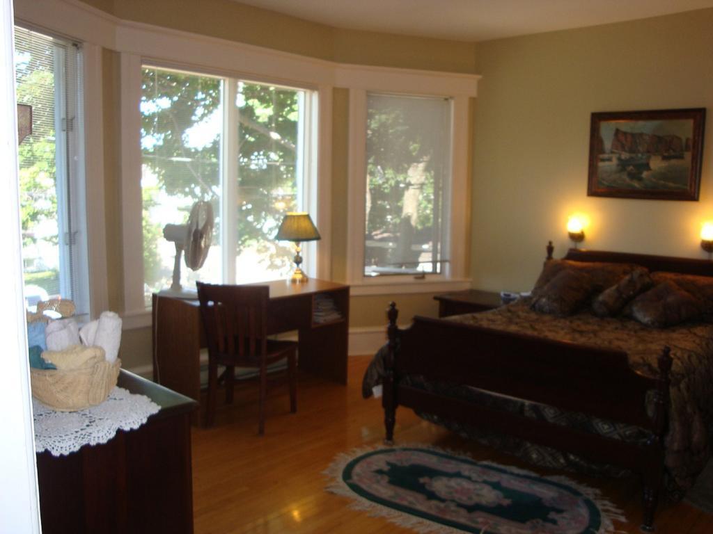 Downtown Bed & Breakfast Bed & Breakfast