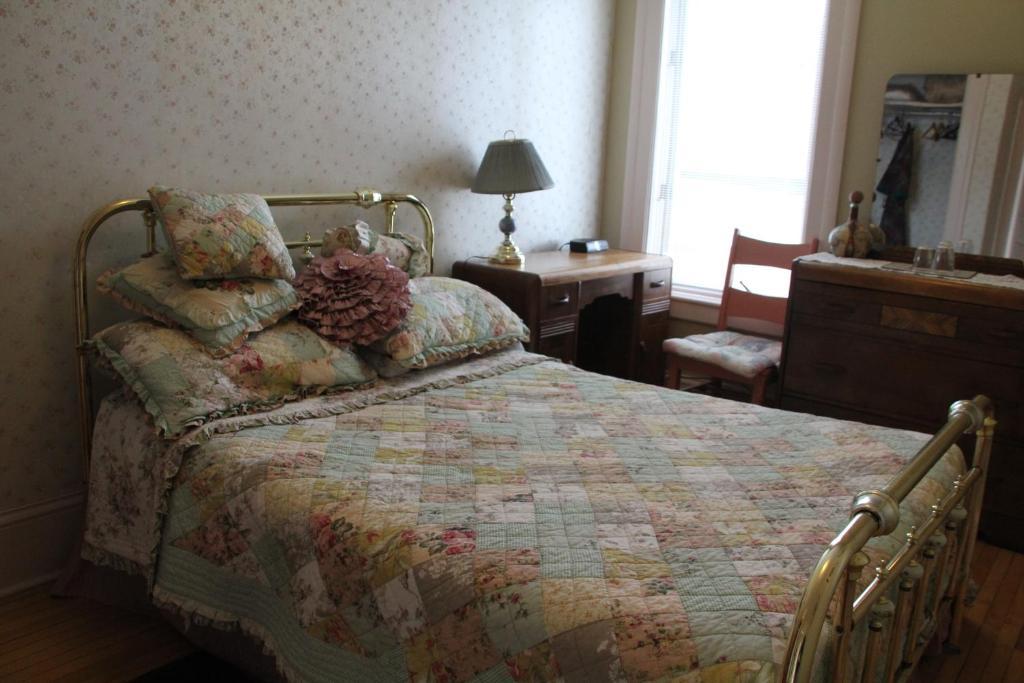 Downtown Bed & Breakfast Bed & Breakfast