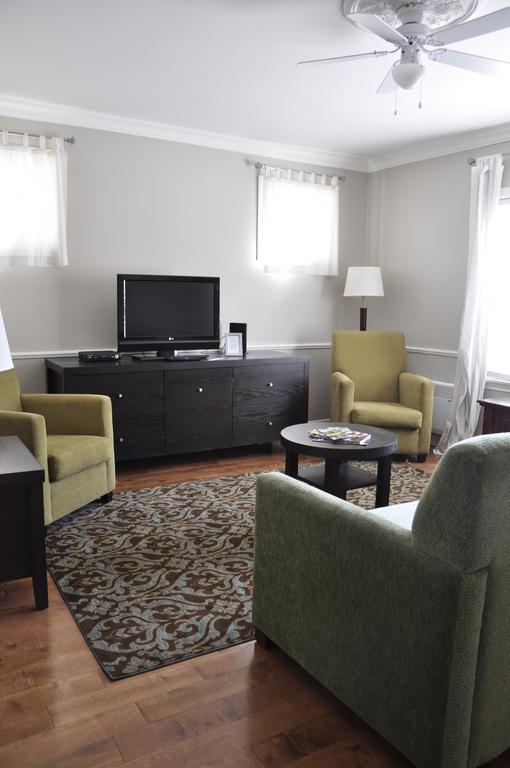 - Across Georges Dumont Apartment