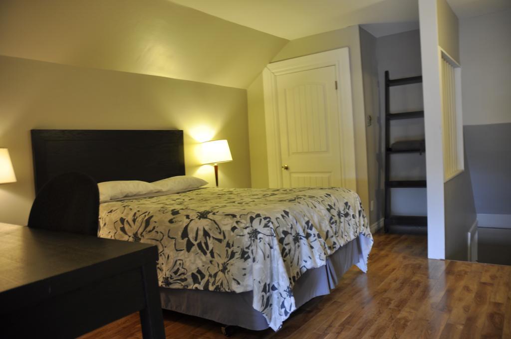 - Across Georges Dumont Apartment *