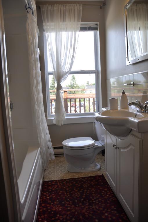 - Across Georges Dumont Apartment