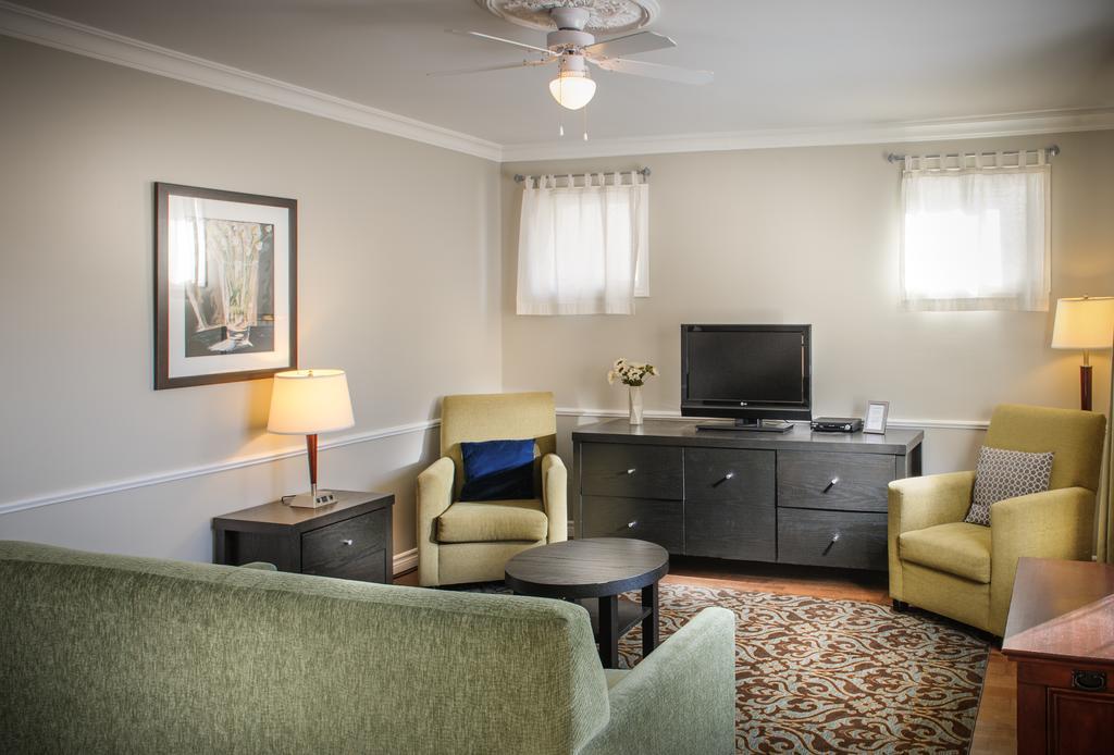 - Across Georges Dumont Apartment