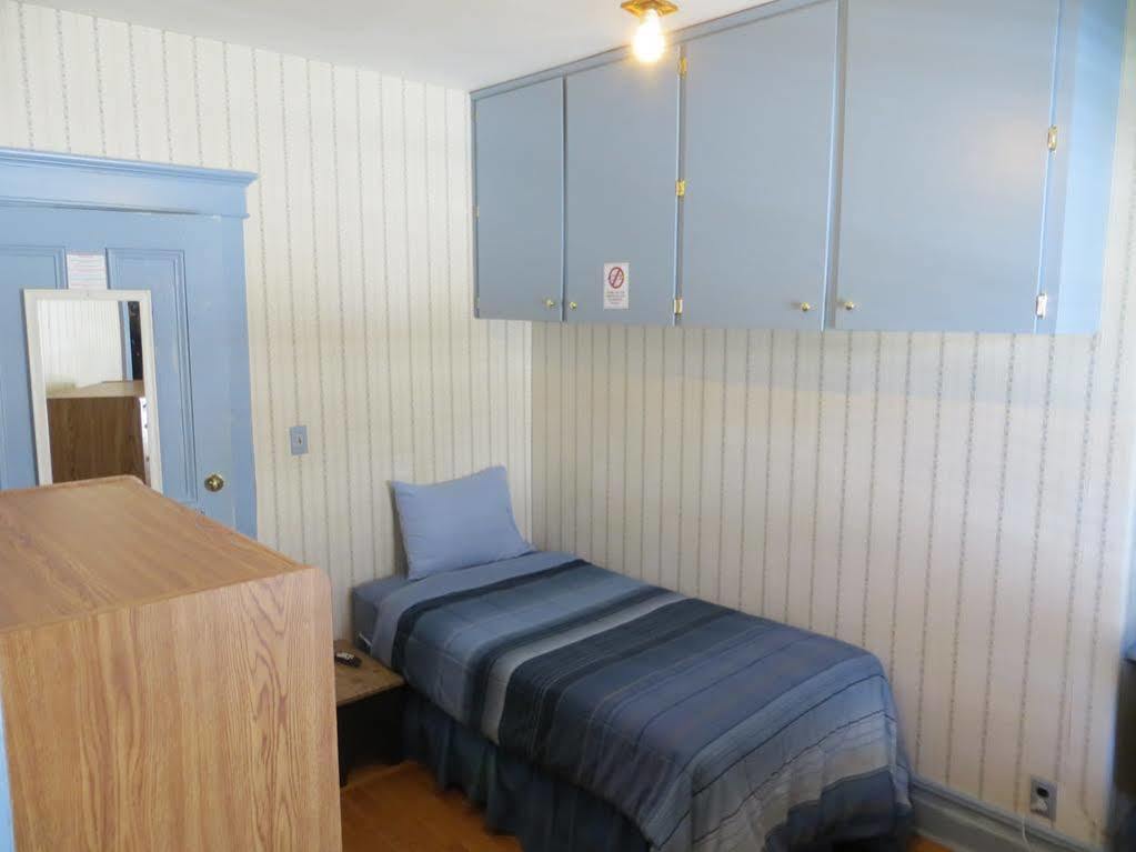 Leah Jane's Bed & Breakfast Bed & Breakfast Moncton