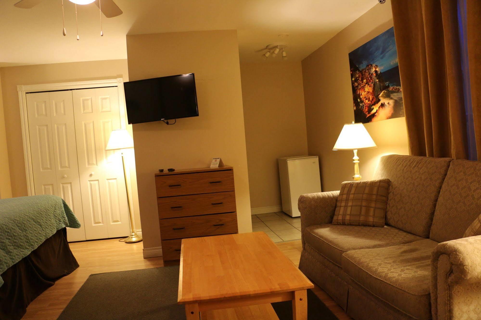 Midtown & Motel 2*