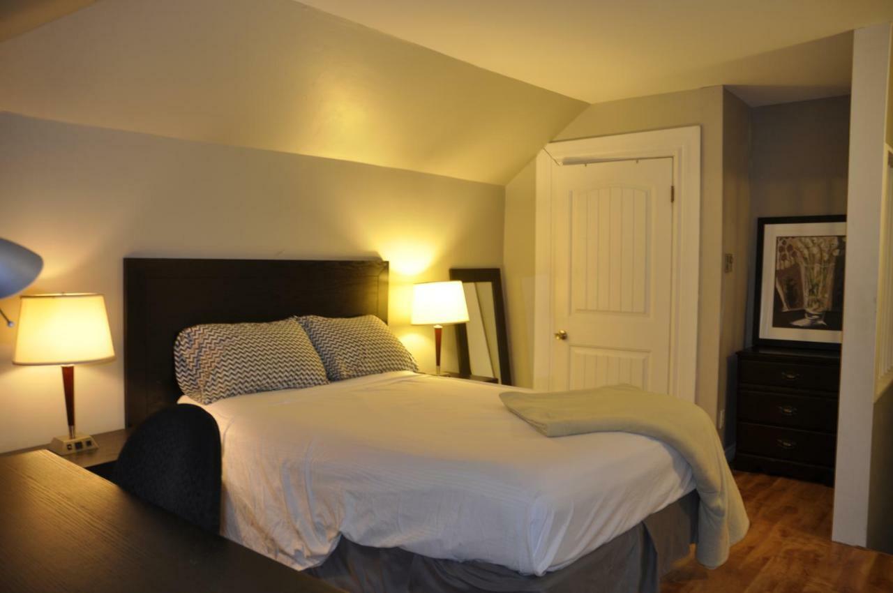 - Across Georges Dumont Apartment