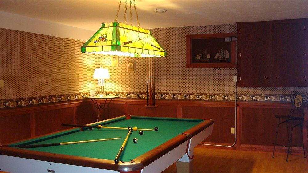 Wild Rose Hotel