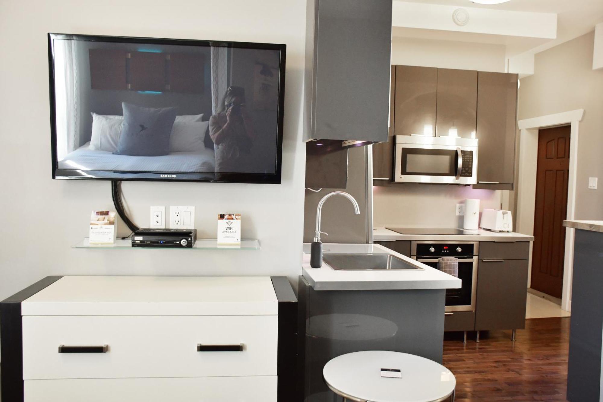 Apartment Chateau Queen By Bower Boutique