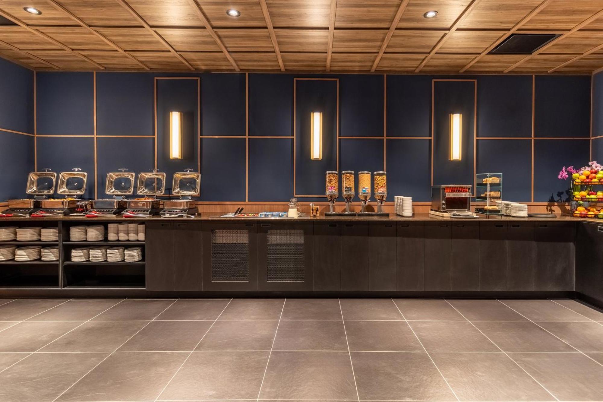Crowne Plaza Downtown By Ihg Hotel 4*