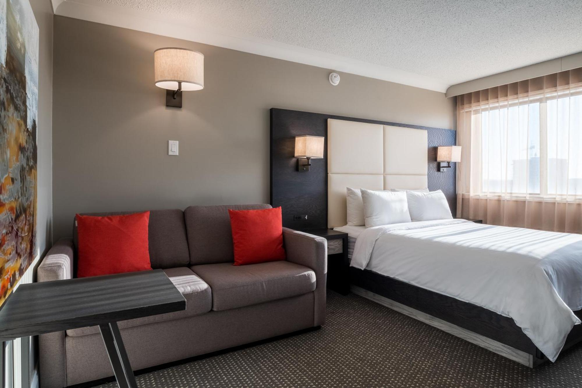 Crowne Plaza Downtown By Ihg Hotel 4*