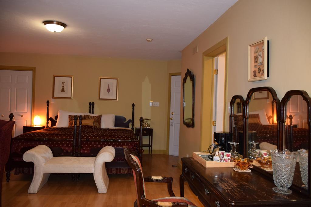 Hotel Wild Rose