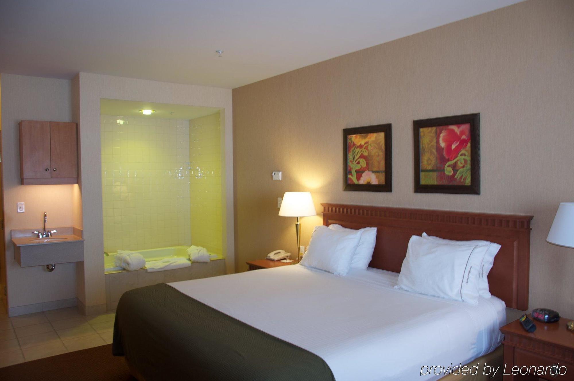 Express & Dieppe Airport By Ihg Hotel