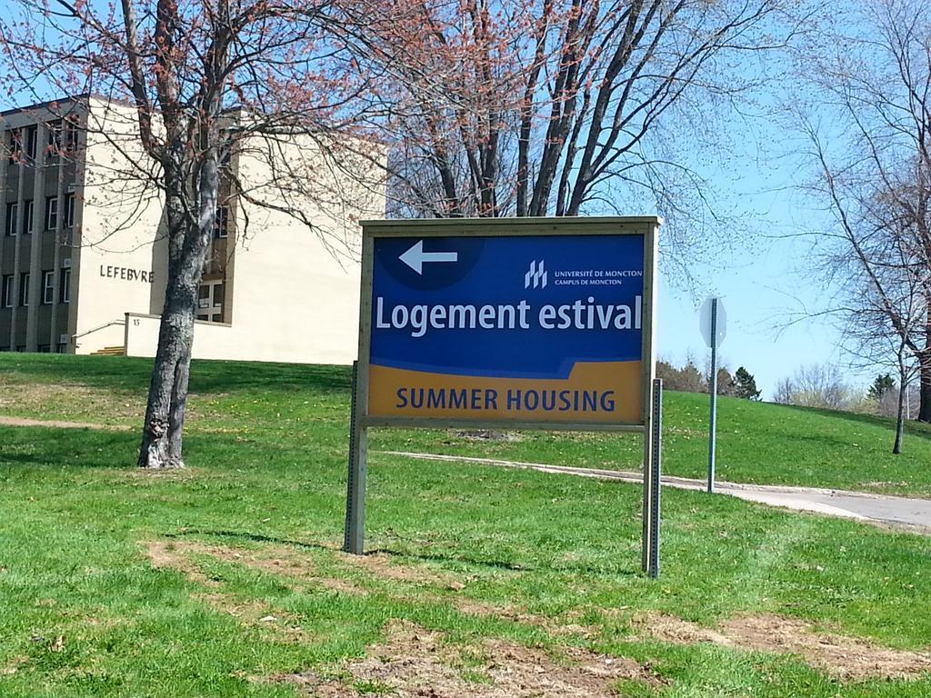 Universite De Moncton