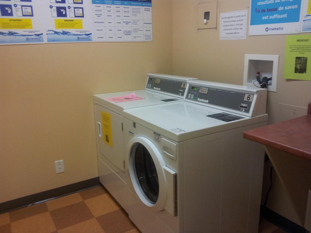 Universite De 2* Moncton