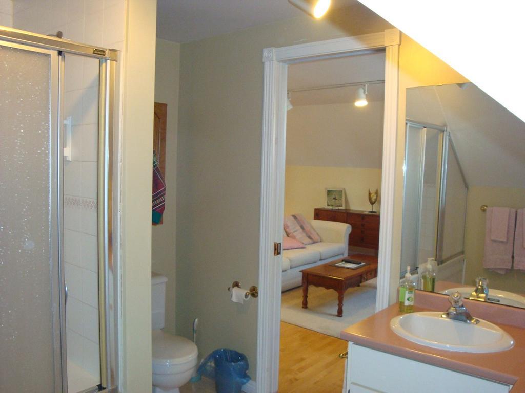 Downtown Bed & Breakfast Bed & Breakfast Moncton